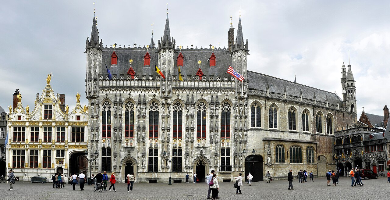 Walking round the Burg, from the gilded Old Civil Registry to the lost cathedral under the hotel
