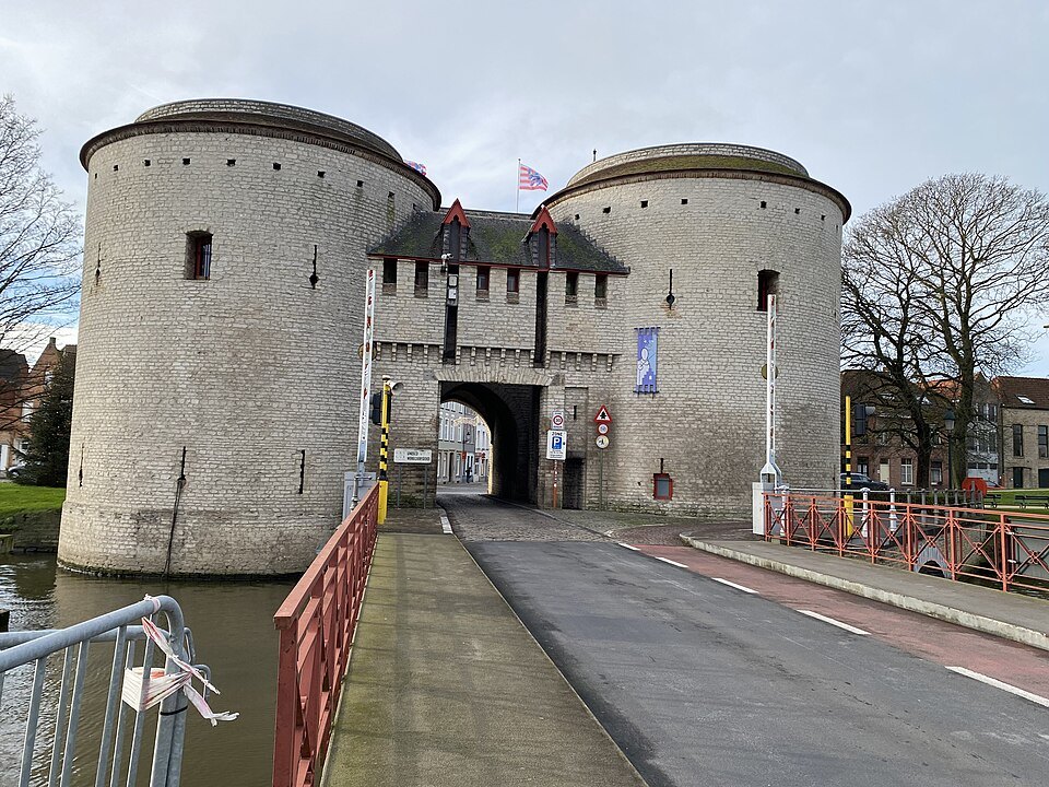 The Kruispoort at the end of its bridge