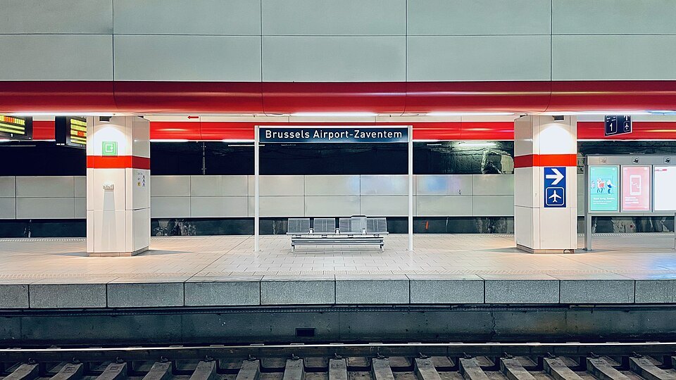 A platform of Brussels Airport-Zaventem station