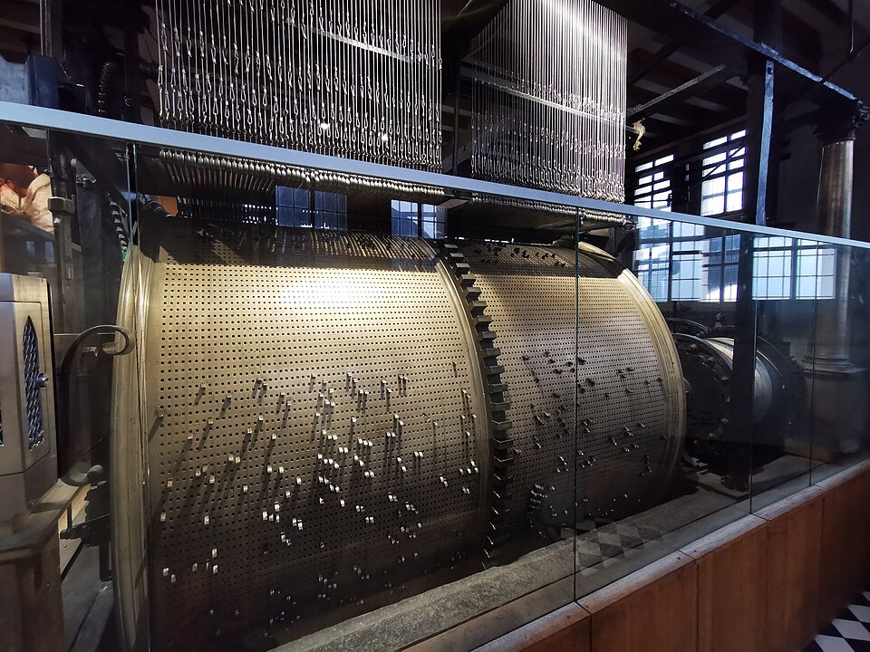 The great pinned drum of the Belfry carillon